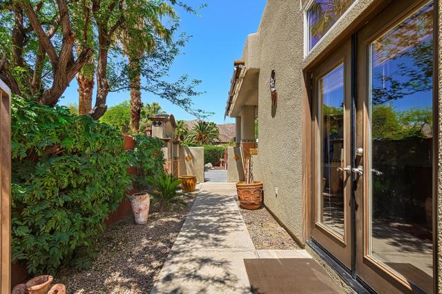 78270 Avenida Nuestra, La Quinta CA: https://media.crmls.org/mediaz/8bc3a374-0304-4748-835b-8b3d9ea24ca1.jpg