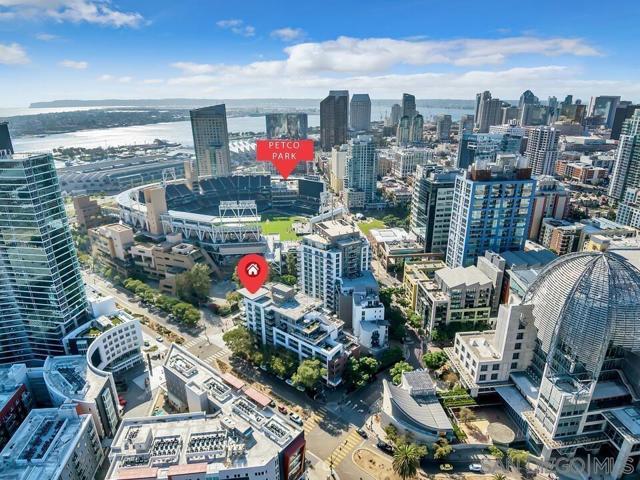 206 Park Blvd, San Diego CA: https://media.crmls.org/mediaz/8bc3bbe5-d940-4aee-8ea7-92ebdbd5d9b4.jpg