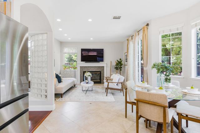 5373 Shamrock Cmn, Fremont CA: https://media.crmls.org/mediaz/8bc3f53f-4f84-4dd6-92a4-7fa296cabb1d.jpg