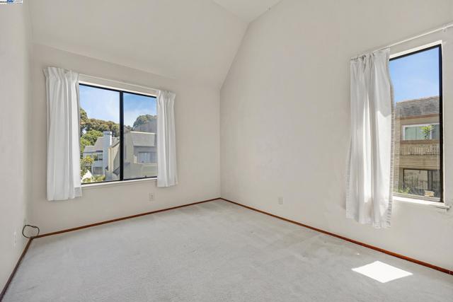 3754 N Stoneglen, Richmond CA: https://media.crmls.org/mediaz/8bc41069-98f4-4c91-a5e2-9a5c4ed29b1d.jpg
