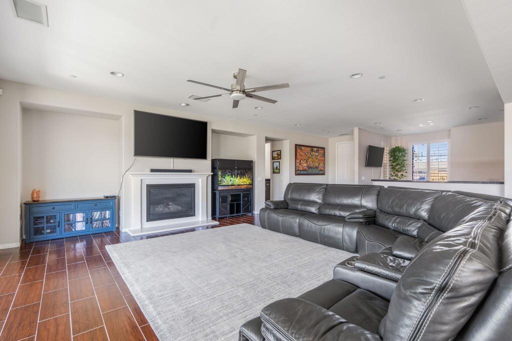 MLS #219136575DA image #4