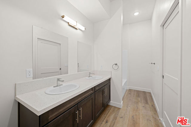 7411 Artesia Boulevard, Buena Park CA: https://media.crmls.org/mediaz/8bc4b042-b128-43f8-99b7-204c2ee6852a.jpg