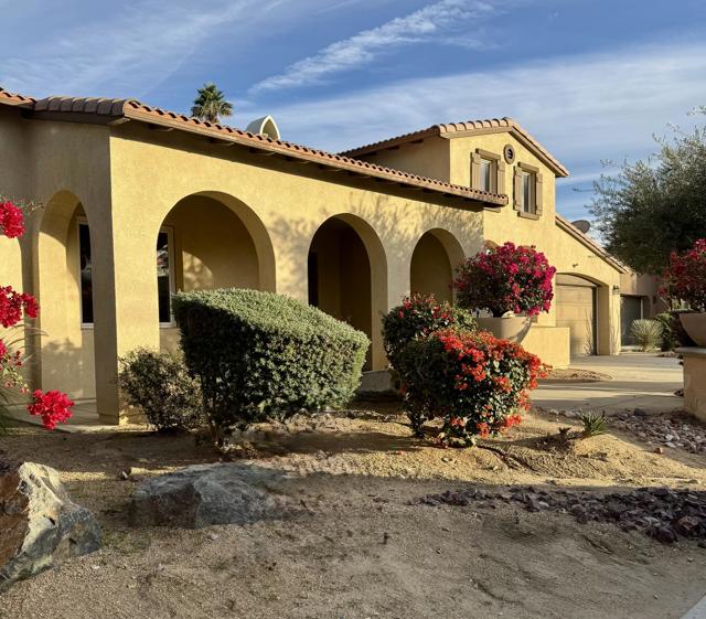 77178 California Drive, Palm Desert CA: https://media.crmls.org/mediaz/8bc522de-b1f8-443c-a997-986fb821706d.jpg