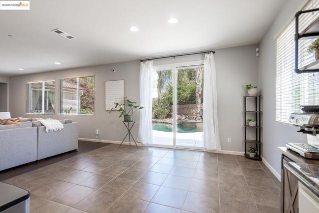 719 Monte Verde Ln, Brentwood CA: https://media.crmls.org/mediaz/8bc5a76c-9179-4282-9396-6d7eef31b265.jpg