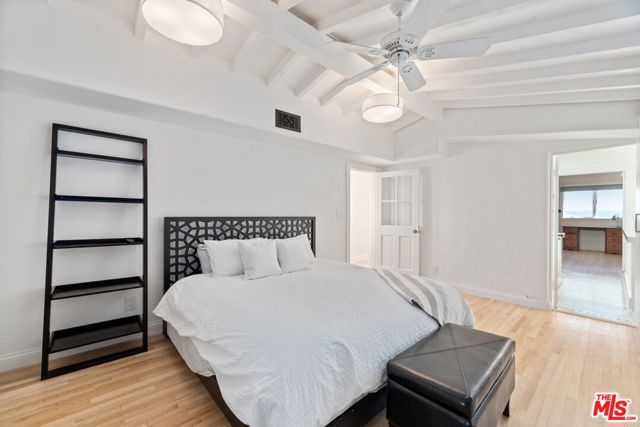 22416 Pacific Coast Highway, Malibu CA: https://media.crmls.org/mediaz/8bc623fd-ea93-45e5-99b7-9f0ff5626845.jpg