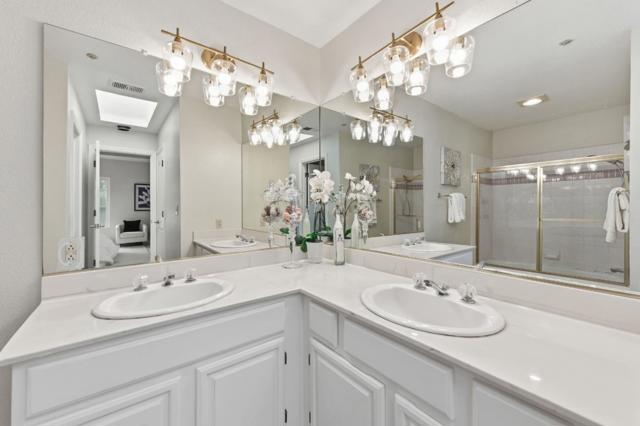 1040 Continentals Way, Belmont CA: https://media.crmls.org/mediaz/8bc62b8d-6b81-4cd2-b979-4cc736120c96.jpg