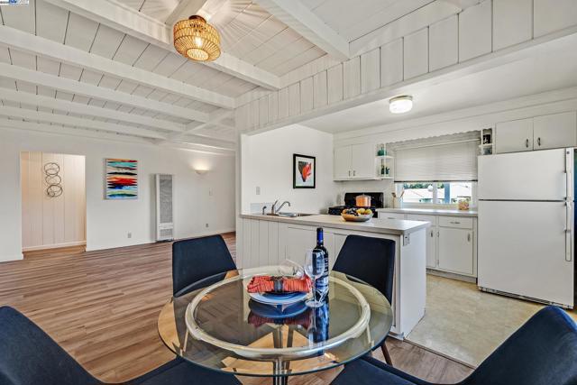 22756 Bayview Ave, Hayward CA: https://media.crmls.org/mediaz/8bc63b44-1a9e-4af1-a7d4-0e1ede860aca.jpg