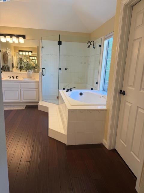 729 Montevino Dr, Pleasanton CA: https://media.crmls.org/mediaz/8bc649b6-e16b-467c-ad45-4446a4a4444d.jpg