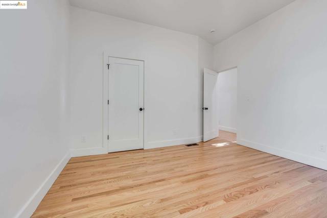 1238 12Th St, Oakland CA: https://media.crmls.org/mediaz/8bc696a0-cfc0-42ae-bc9c-4f8d24a4cb4f.jpg