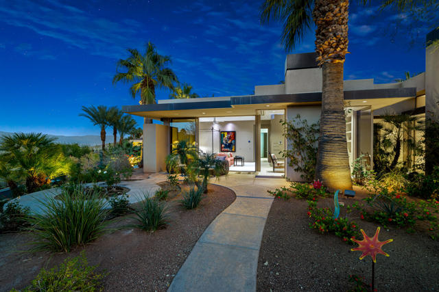 45 Mirada Circle, Rancho Mirage CA: https://media.crmls.org/mediaz/8bc730f2-85b1-48f8-94cf-956d1144f3f6.jpg