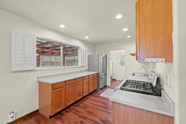 3552 E Hills Drive, San Jose CA: https://media.crmls.org/mediaz/8bc798de-fcd4-437e-a324-0ada9e70c9d7.jpg