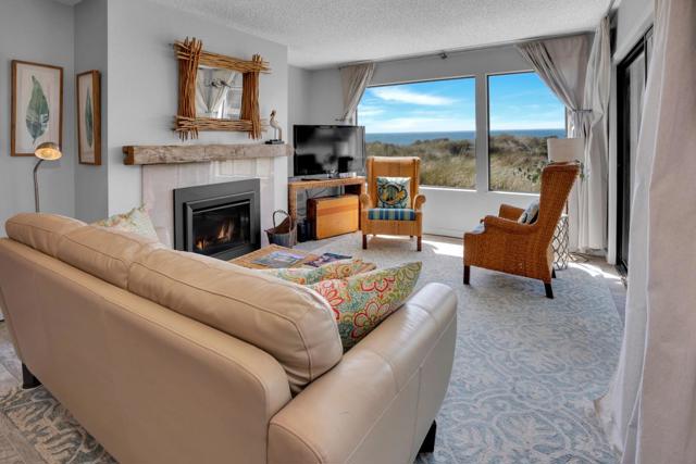 101 Shell Drive, Watsonville CA: https://media.crmls.org/mediaz/8bc79efd-7f08-4afc-840d-84c6845b8b1d.jpg