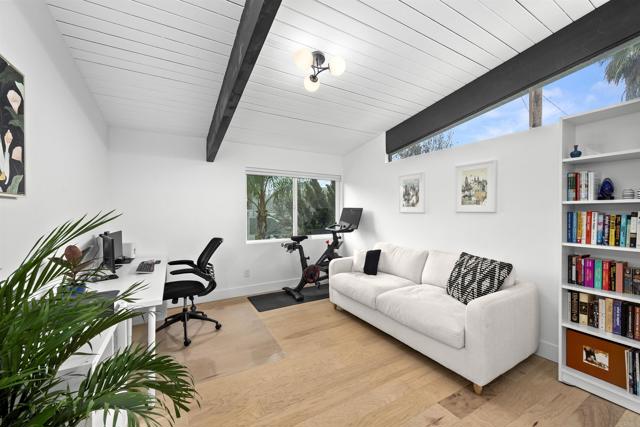 Image 24 of 46 For 4862 Viane Way
