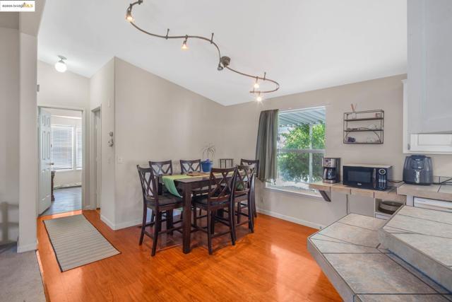 16711 Marsh Creek Rd, Clayton CA: https://media.crmls.org/mediaz/8bc80c11-7894-43c5-95d3-72a0911dbef2.jpg