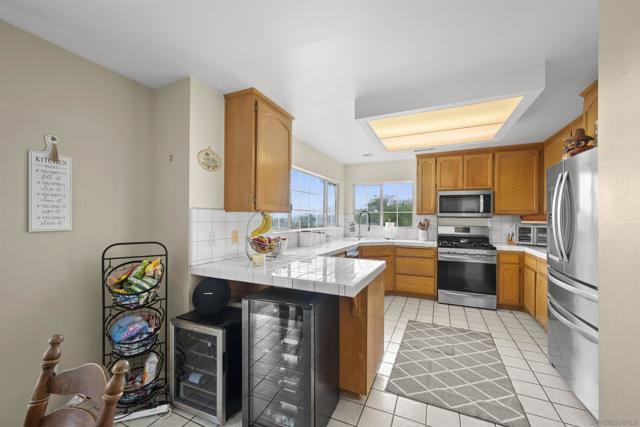 8016 Sterling Dr, El Cajon CA: https://media.crmls.org/mediaz/8bc87e07-3192-4c73-949c-9fe03683e7e7.jpg