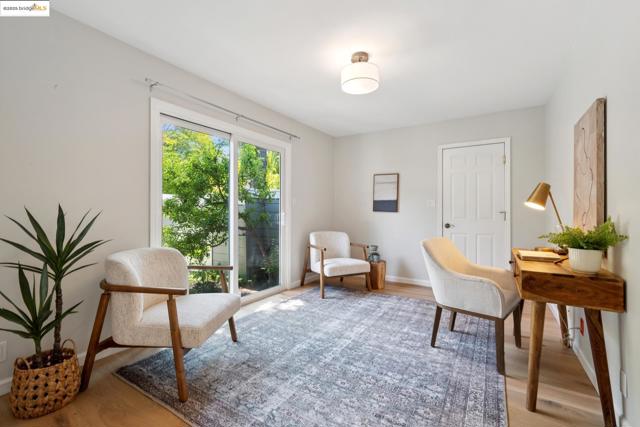 184 Lombardy Ln, Orinda CA: https://media.crmls.org/mediaz/8bc8e2cd-690e-43c7-aea3-44ae9c5c154d.jpg