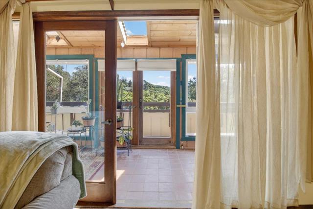 1222 Via Del Sol Road, Salinas CA: https://media.crmls.org/mediaz/8bcb9fbc-4b5c-4939-a8bc-fe2deb414a17.jpg