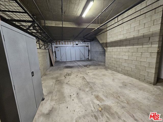 1957 N Bronson Avenue, Los Angeles CA: https://media.crmls.org/mediaz/8bccdb33-10fc-45e3-8a17-f786fe8227f3.jpg