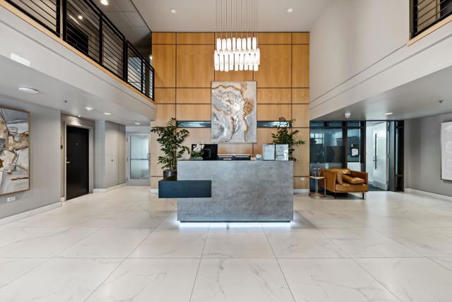 425 W Beech Street, San Diego CA: https://media.crmls.org/mediaz/8bcd0f89-a545-4bc4-b72c-d416005cecdb.jpg