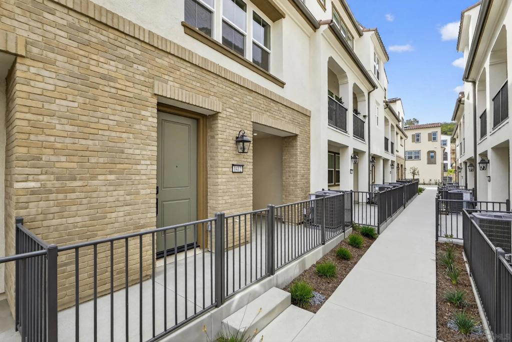 2711 Faye Drive - photo 2