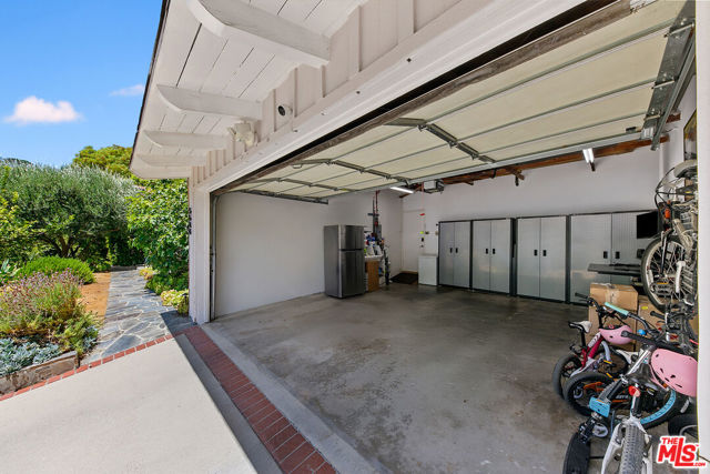 3644 Goodland Avenue photo 40