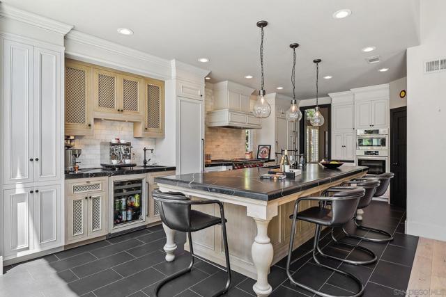 4961 Concannon Ct, San Diego CA: https://media.crmls.org/mediaz/8bcdccb7-6a8f-478e-9a6f-0918ba41c734.jpg