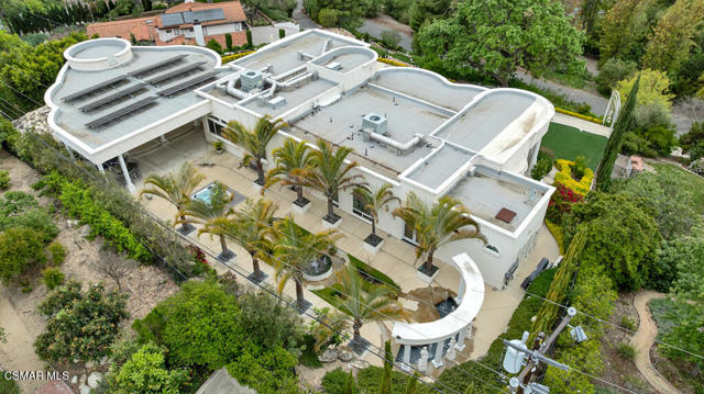 932 Rosario Drive, Thousand Oaks CA: https://media.crmls.org/mediaz/8bcdfb48-e0b5-419c-beff-a52cbb0f6994.jpg