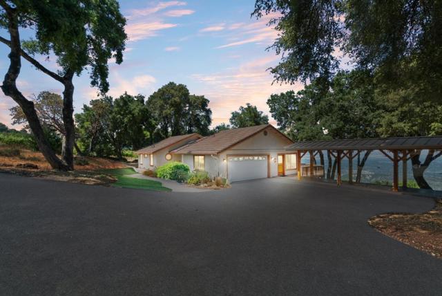 15060 Montebello Road, Cupertino CA: https://media.crmls.org/mediaz/8bcfcdd6-c16d-4201-b8b5-f6cbfe186798.jpg