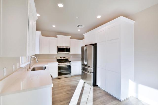 809 Big Range Way, Rocklin CA: https://media.crmls.org/mediaz/8bcfed16-4795-4b84-8f16-d25c899726e4.jpg