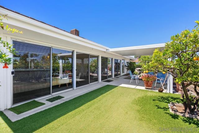 12226 Casero Ct., San Diego CA: https://media.crmls.org/mediaz/8bd04d55-4432-4fca-95cd-037345e063fe.jpg