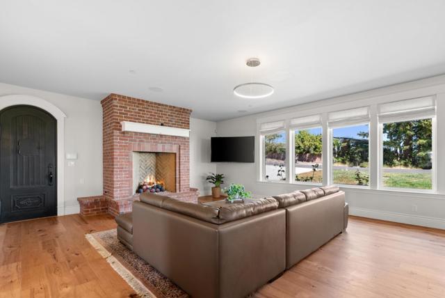 40 S Circle Drive, Santa Cruz CA: https://media.crmls.org/mediaz/8bd055f7-cce3-44aa-b890-8536f76e4475.jpg