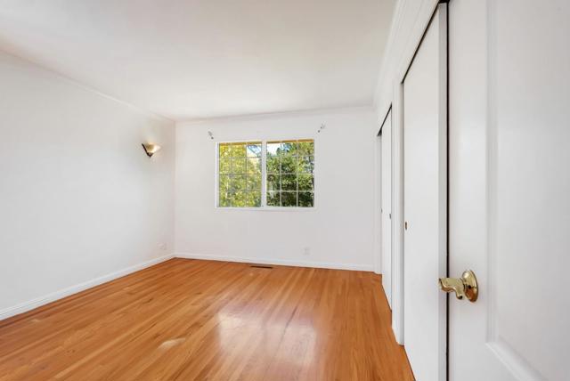 17 Muth Drive, Orinda CA: https://media.crmls.org/mediaz/8bd0ec13-540d-4f45-b7fc-0188865e1d5d.jpg