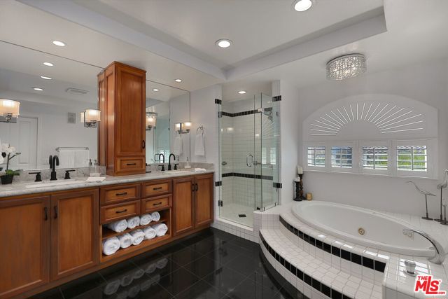 1786 Blossom Court, Thousand Oaks CA: https://media.crmls.org/mediaz/8bd17ba2-d259-4aa3-97f6-44ba6a9e6be8.jpg