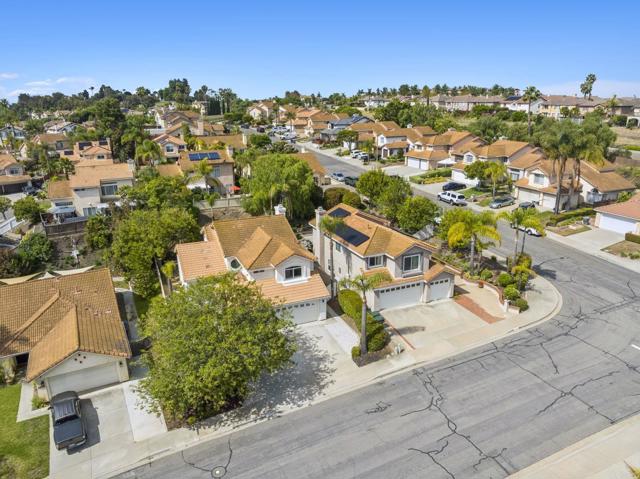 1421 Corte Clasica, San Marcos CA: https://media.crmls.org/mediaz/8bd1aa50-d854-4f80-99ac-308d8987ef67.jpg