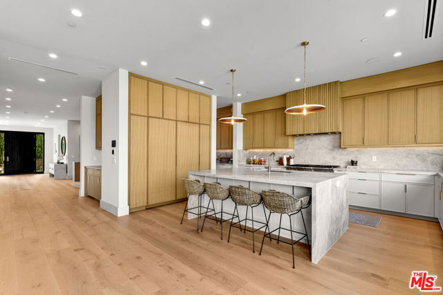 1822 N Vista Street, Los Angeles CA: https://media.crmls.org/mediaz/8bd209f2-d83d-4b43-a840-fb85a87f009a.jpg