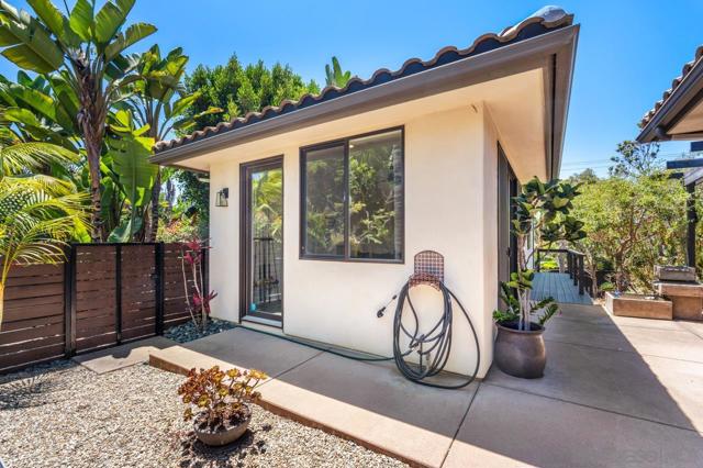 1180 Devonshire Dr, Encinitas CA: https://media.crmls.org/mediaz/8bd20bf8-1c19-41d4-979d-76cc5d6d6a70.jpg