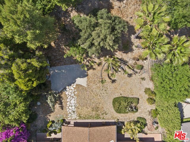 20315 Clark Street, Woodland Hills CA: https://media.crmls.org/mediaz/8bd21631-34cf-4e40-a25a-f893f84b1258.jpg