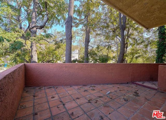 3315 Griffith Park Boulevard, Los Angeles CA: https://media.crmls.org/mediaz/8bd30be3-29c3-412f-ad05-ff5f8a55cf06.jpg