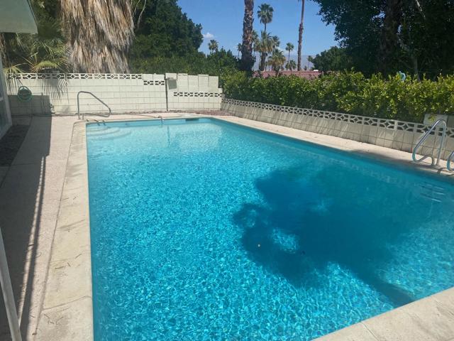 48190 Birdie Way, Palm Desert CA: https://media.crmls.org/mediaz/8bd3852e-b896-4145-ab56-bdea8ab76bf3.jpg