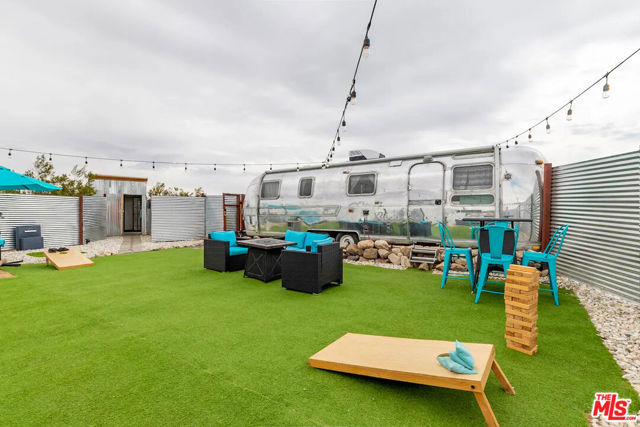 62177 Jericho Way, Joshua Tree CA: https://media.crmls.org/mediaz/8bd38c6c-a911-4ec8-be21-d8c851dfdc8e.jpg