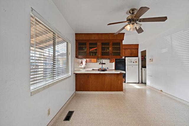 1545 E Saint John Street, San Jose CA: https://media.crmls.org/mediaz/8bd4211a-f366-437e-af61-b09965b0ae00.jpg