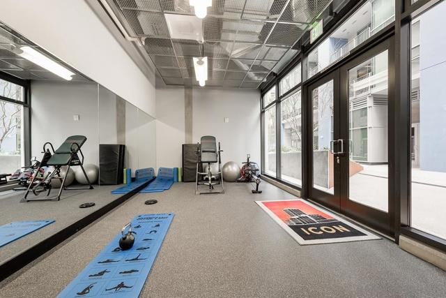 321 10th Avenue, San Diego CA: https://media.crmls.org/mediaz/8bd444b4-880b-4815-8919-58363b2d932f.jpg