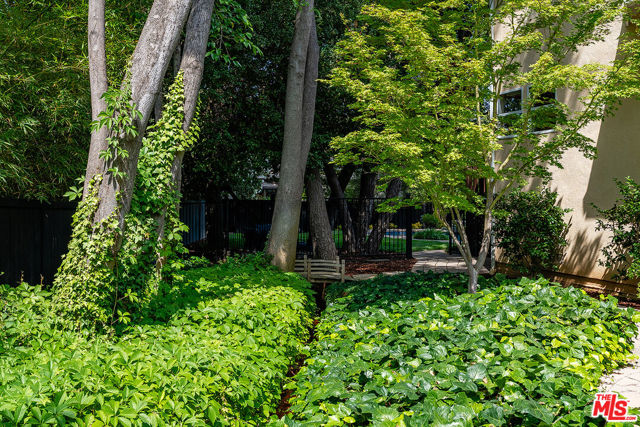 23040 Blue Bird Drive, Calabasas CA: https://media.crmls.org/mediaz/8bd44891-870f-4d1e-b5b2-63aa9fada130.jpg