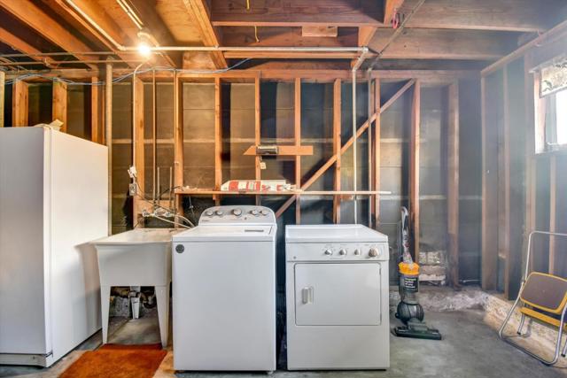 16 Christopher Court, Daly City CA: https://media.crmls.org/mediaz/8bd469e1-1e9c-4836-894a-1e52da7028df.jpg