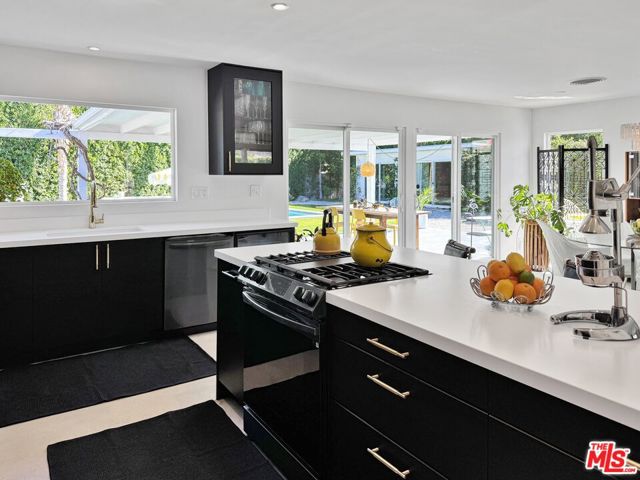 2235 E Paseo Gracia, Palm Springs CA: https://media.crmls.org/mediaz/8bd4f4f7-ed1a-4f4d-947d-b8348b3068cb.jpg