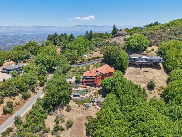 16012 Flintlock Road, Cupertino CA: https://media.crmls.org/mediaz/8bd5236a-ca23-4d98-a366-8da22b30c6c2.jpg