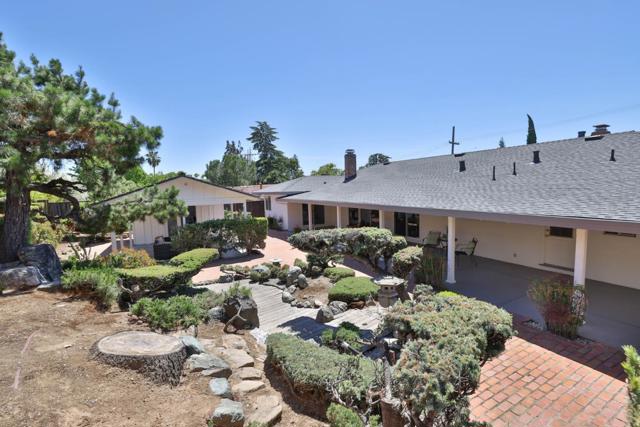 136 Gordon Avenue, San Jose CA: https://media.crmls.org/mediaz/8bd7056c-d45d-4b2d-a38a-0b1ae8107c69.jpg