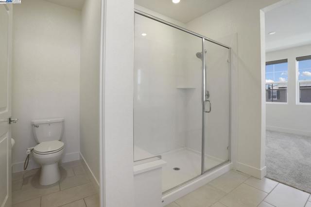 2208 Daimler St, Lathrop CA: https://media.crmls.org/mediaz/8bd73ba7-589f-4945-8de5-8fefd04ac773.jpg