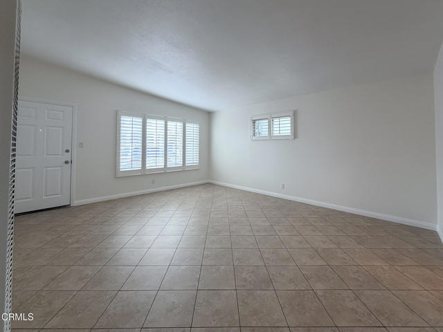 Detail Gallery Image 5 of 25 For 1065 Belfast Ln, Ventura,  CA 93001 - 3 Beds | 1 Baths