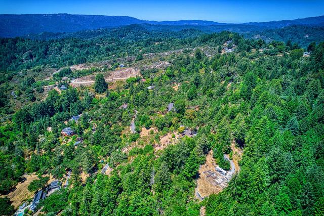 1374 Weston Ridge Road, Scotts Valley CA: https://media.crmls.org/mediaz/8bd90b35-7a53-4c01-bdcf-aeb56e483aaf.jpg